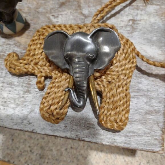 👍 Elephants Lot of 3 small figures. C6 - Picture 10 of 10